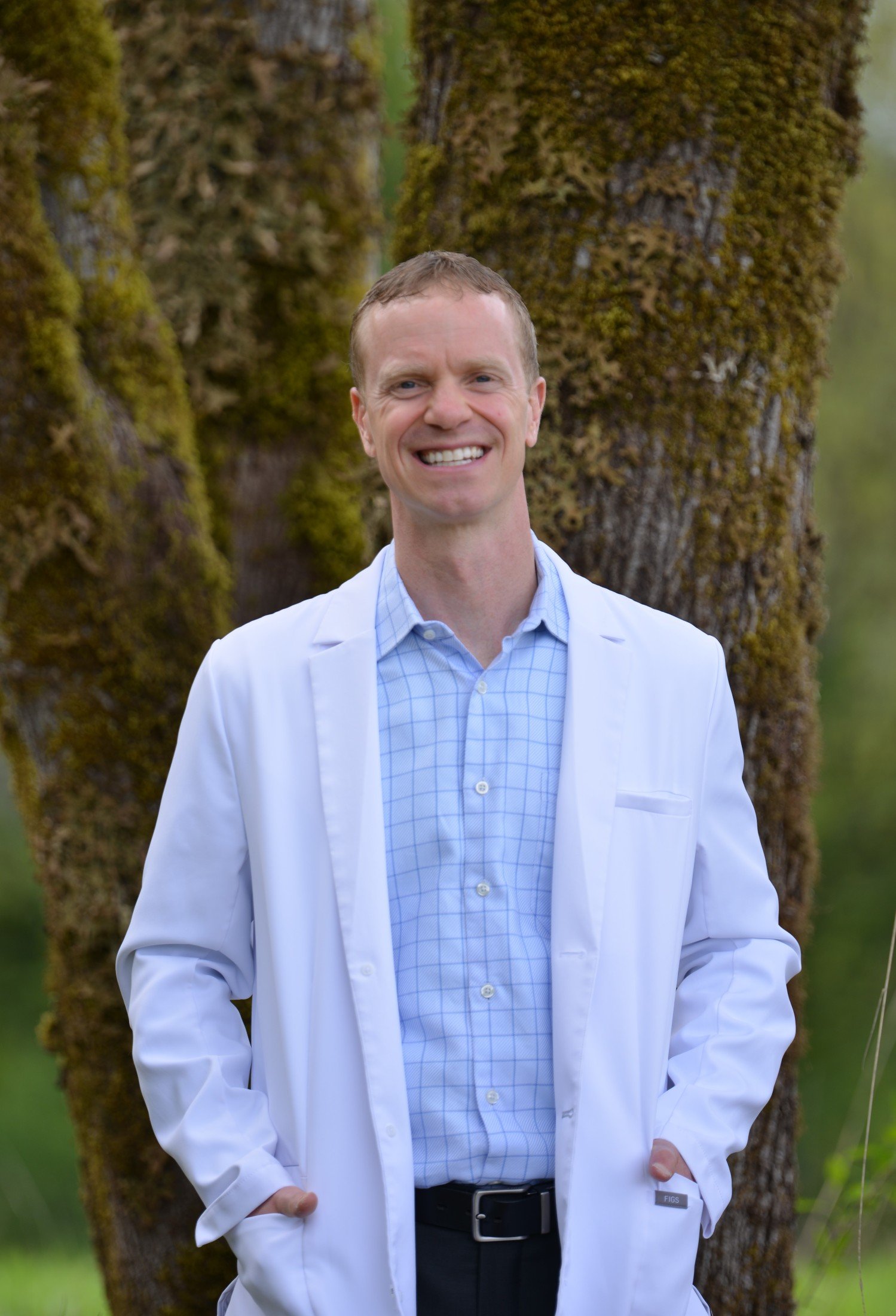 Photo of Dr. Stephen Russell